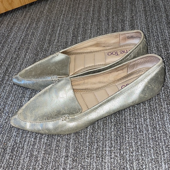 Pointy-Toe Silver Ballet Flats - Picture 2 of 3